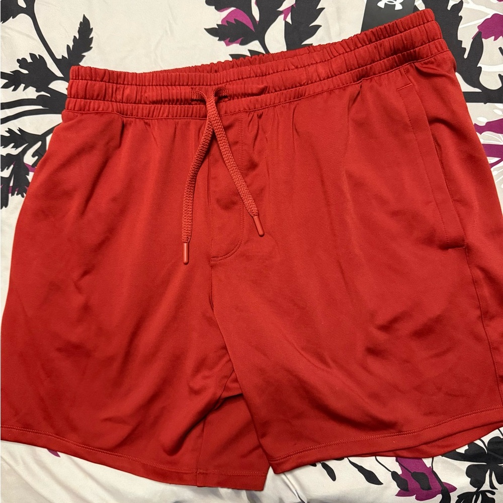 Under Armour Men’s Red Athletic Shorts Size L-NWT